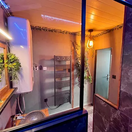 Oasis Tropical Sauna Prive Vue & A 100m דירה